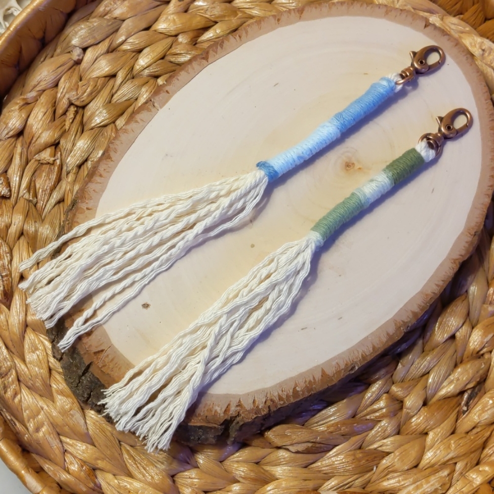 1- Macrame boho keychain